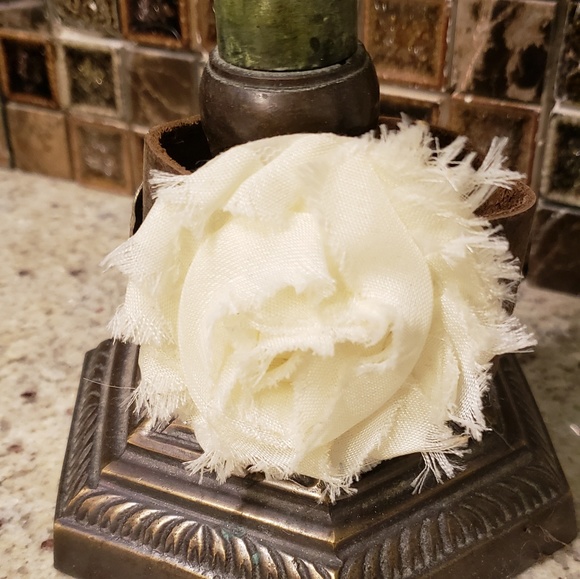 Handmade leather snap bracelet - Picture 2 of 3